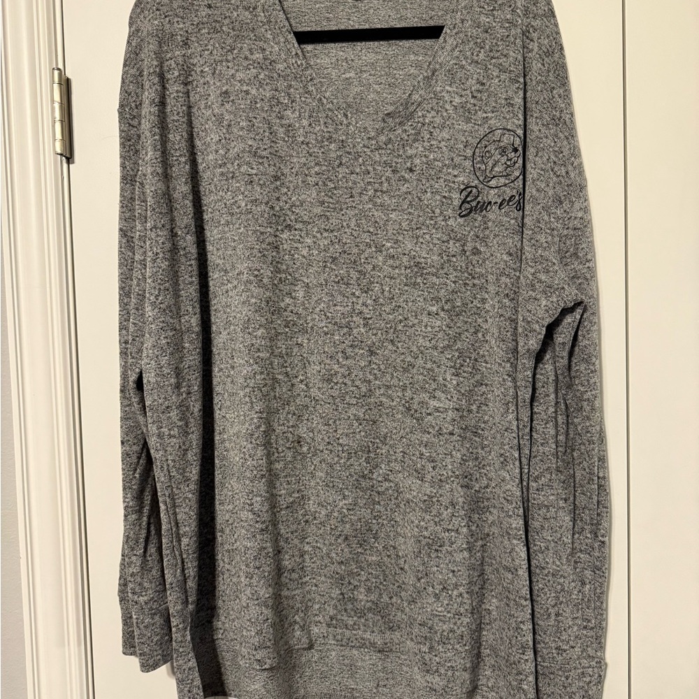 Buc-ee’s Gray V-Neck Sweater